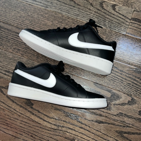 NEW - Nike Court Royale 2 Size men’s 6.5 - Picture 4 of 10